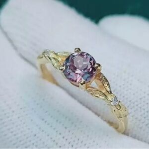 Alexandrite Ring, Round cut Alexandrite Ring, Lab created Alexandrite Ring